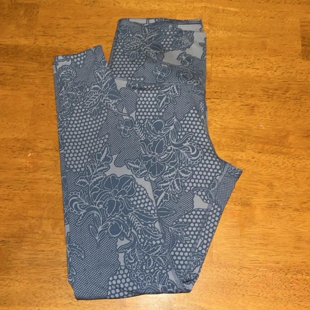 Nike Sculpt Victory Tight Fit Leggings Blue Floral Dri Fit Womens Medium